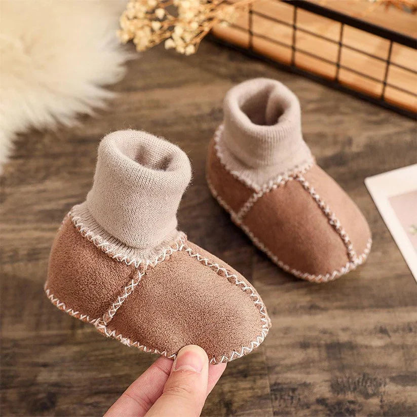 Gefütterte Baby Winter Socken Schuhe in Wildleder Optik